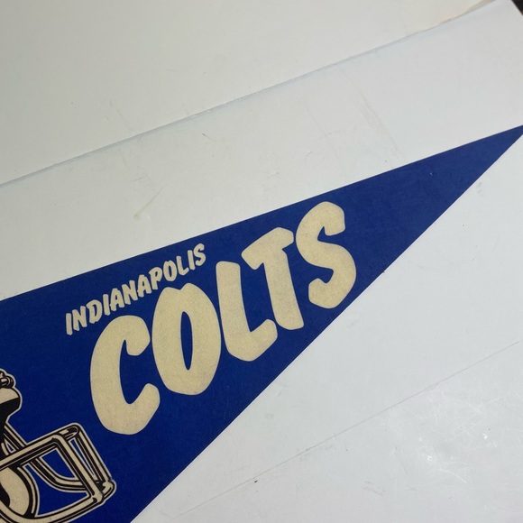 Vintage NFL Indianapolis Colts 80s Pennant - Picture 3 of 3